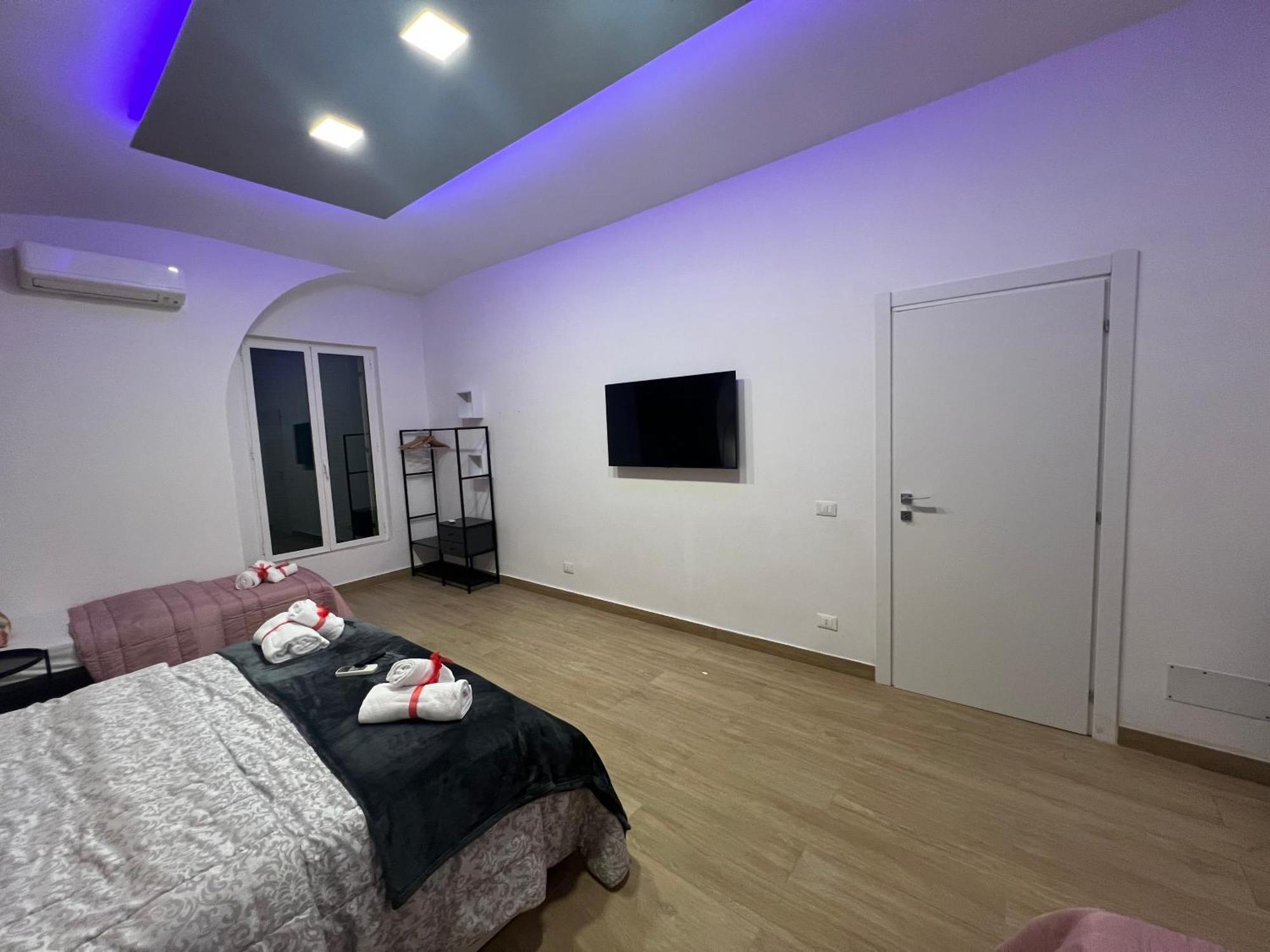 Luminosa House Station Apartment